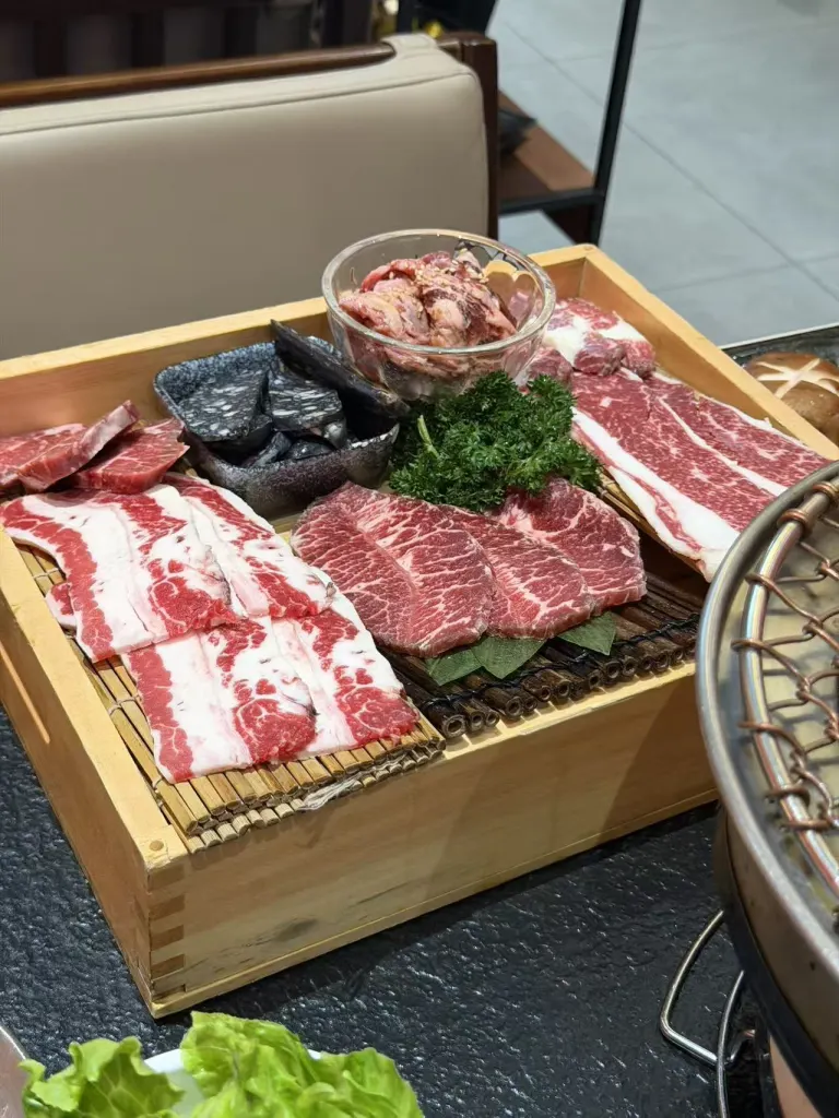 火锅牛肉拼盘